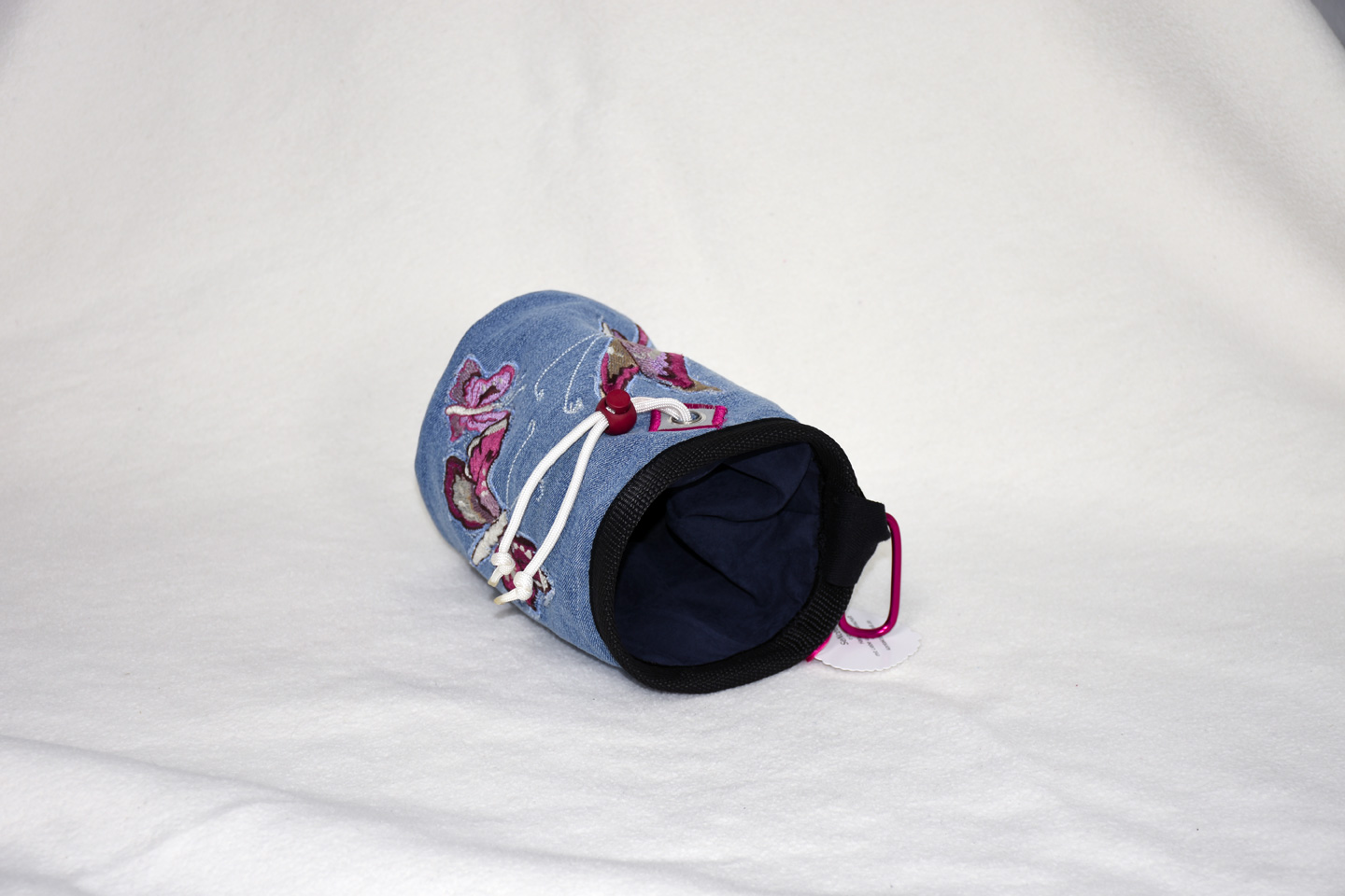 Artikel: CB3306 / Motiv: Schmetterling / Farbe: blau, rosa, bordeaux / Material: 97% BW/3% Elasthan, Softshell, Mixstoffe